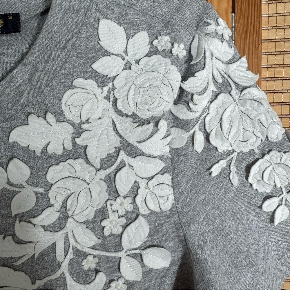 Anthropologie Pankaj & Nidhi Blanche Top Grey Floral Appliqué, size Smalll - Picture 7 of 9